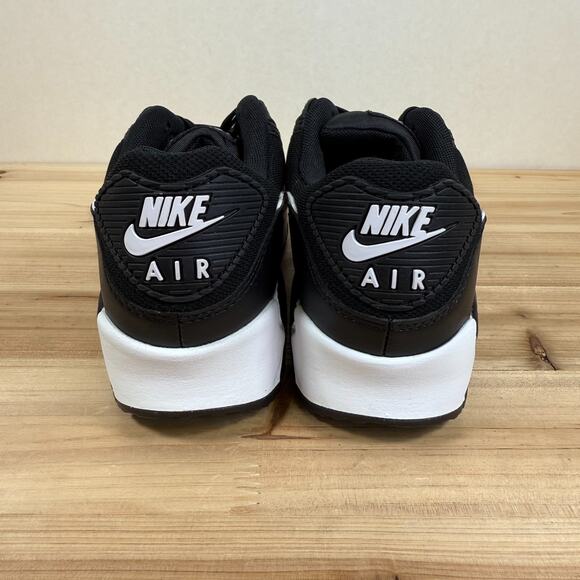 Nike Air Max 90 athletic gym running sneakers Women's 7 Black White - Picture 4 of 8